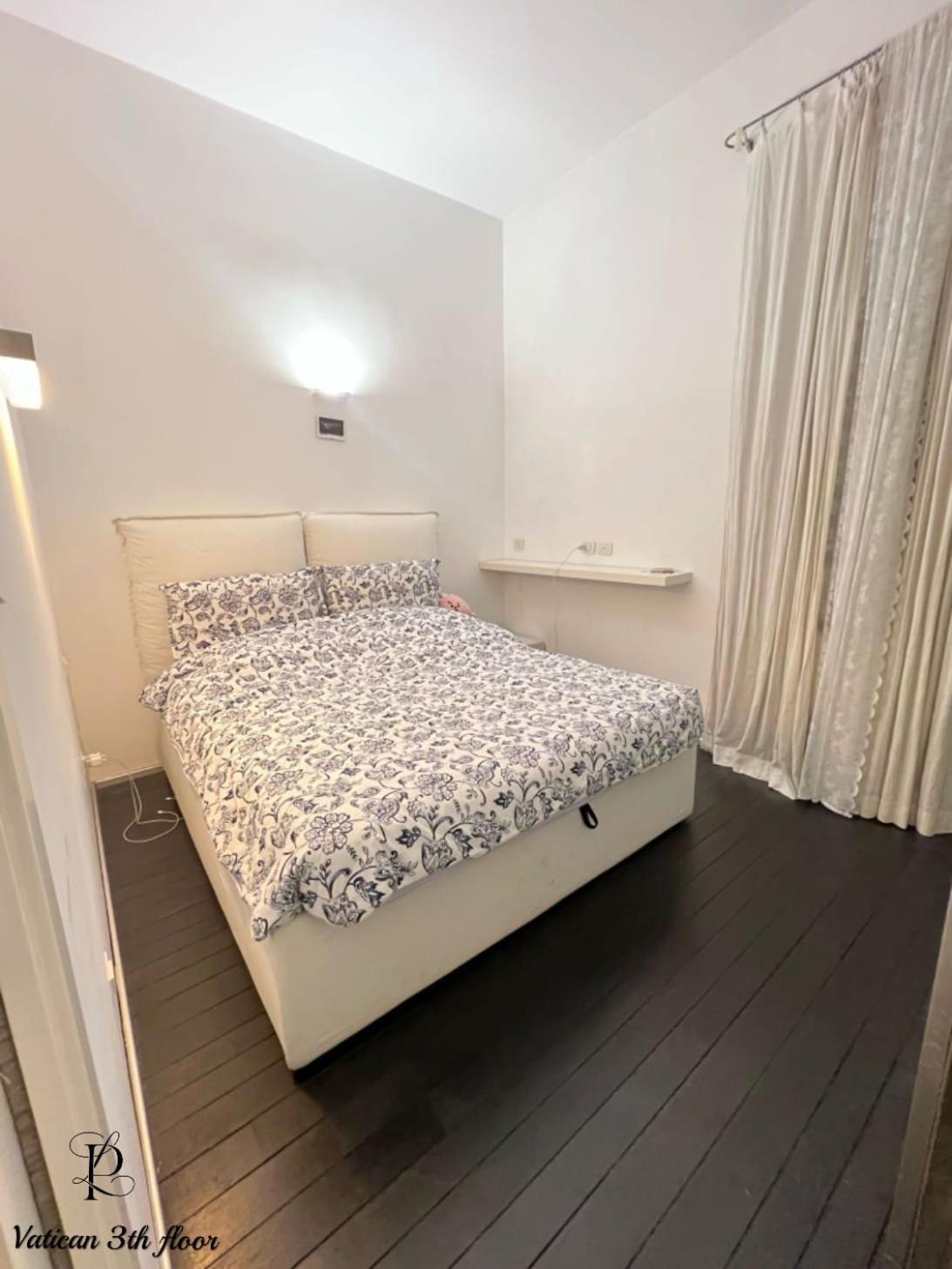 Vatican 3th Floor Apartment